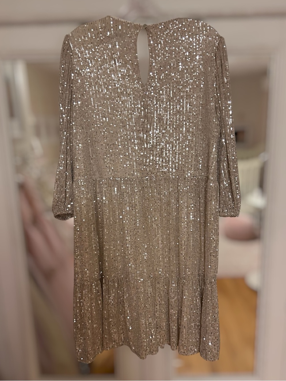 Julia Jordan  Tiered knee-length Sequin Dress View 4